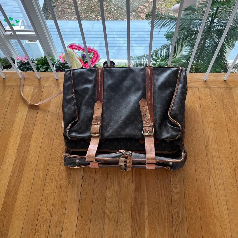 Louis Vuitton Garment Bag - Picture 13 of 14